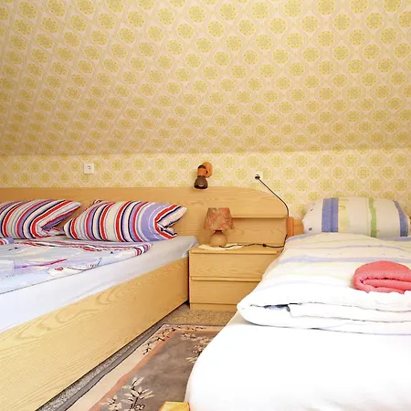 Rustikales Medebach-ski-retreat, Cleaning Included Daire